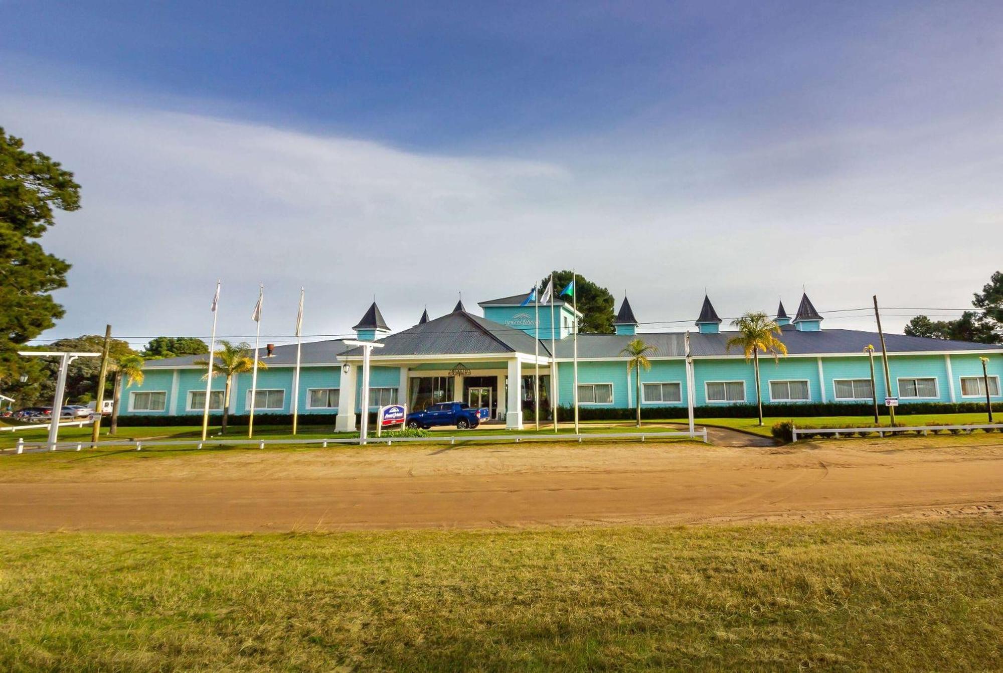 Howard Johnson Hotel & Convention Center Madariaga - Carilo Cariló Exterior foto